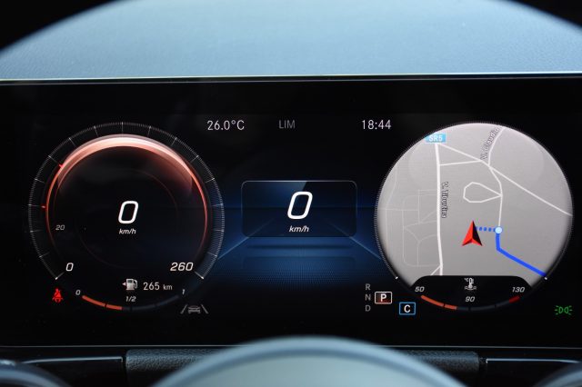 MERCEDES-BENZ GLA 200 usata, con MP3