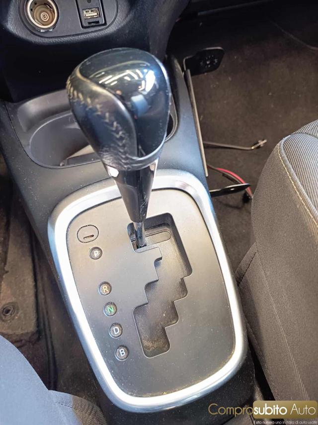 TOYOTA Yaris usata 26