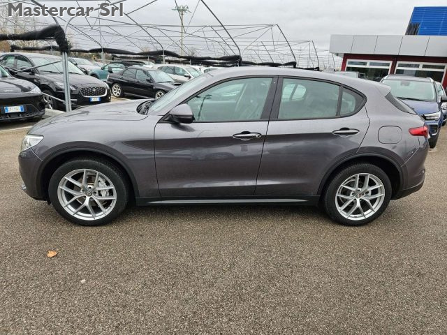 ALFA ROMEO Stelvio usata, con Alzacristalli elettrici