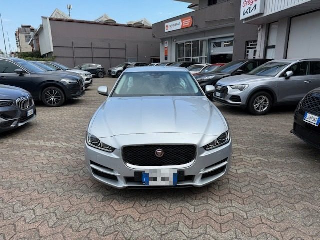 JAGUAR XF usata, con Airbag