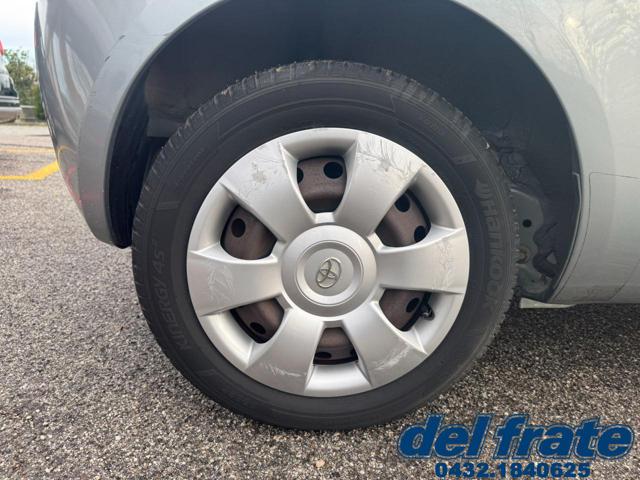 TOYOTA Yaris usata, con Airbag testa