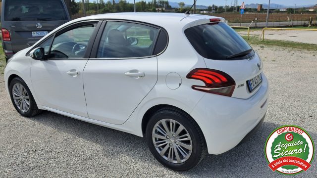 PEUGEOT 208 usata, con Airbag
