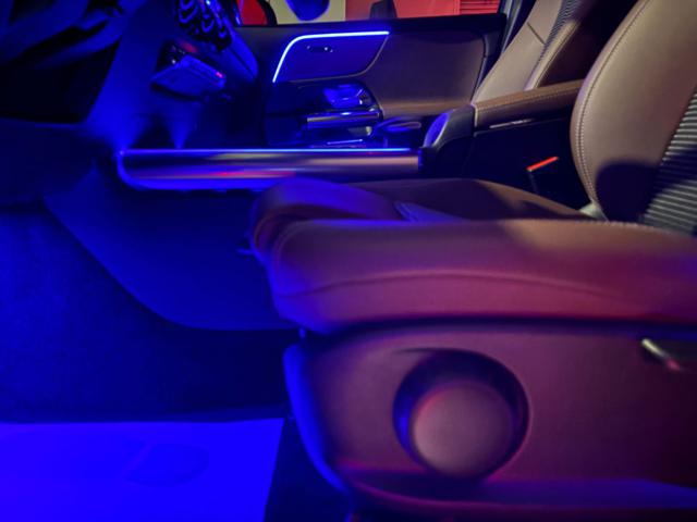 MERCEDES-BENZ GLA 200 usata, con Specchietti laterali elettrici