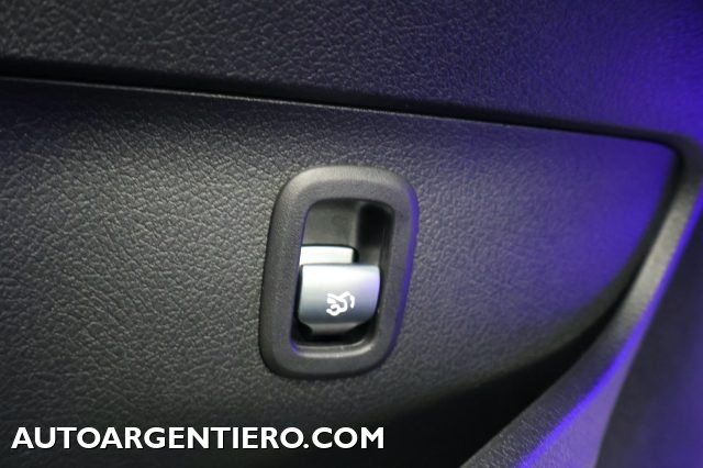 MERCEDES-BENZ C 200 usata, con Fari direzionali