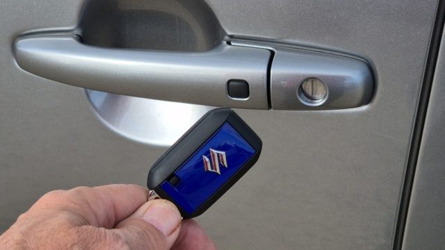SUZUKI Ignis usata, con USB