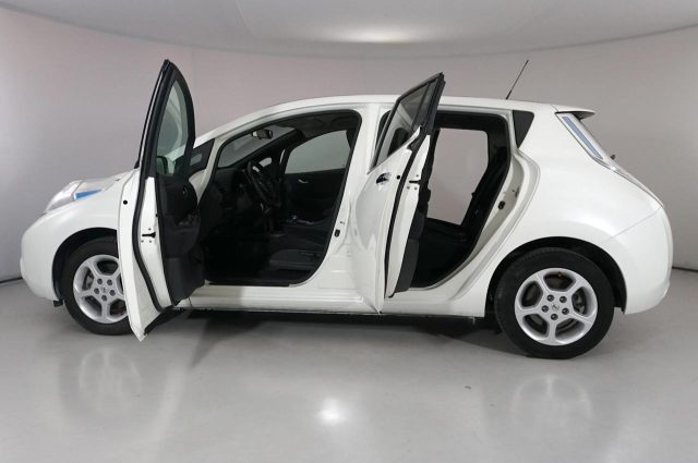 NISSAN Leaf usata, con Vivavoce
