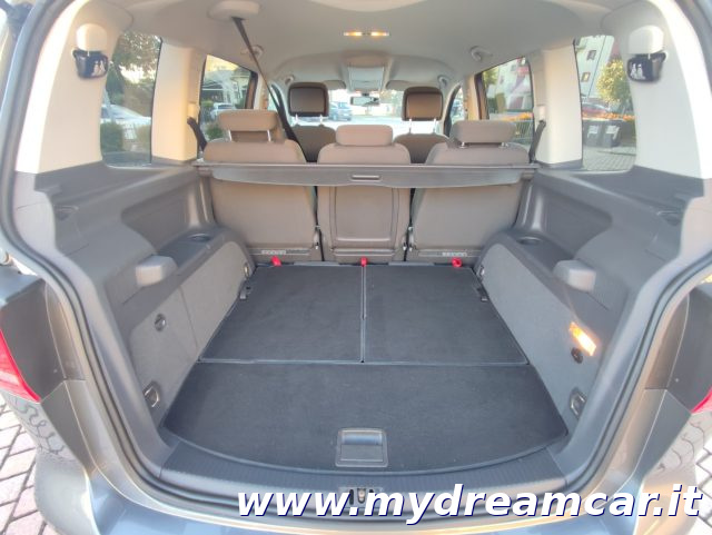 VOLKSWAGEN Touran usata 18