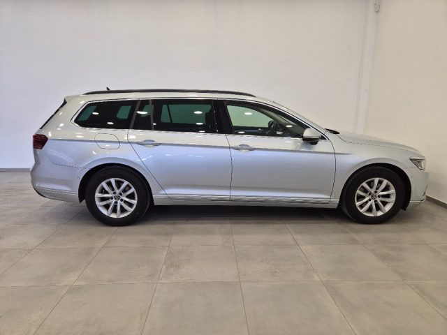 VOLKSWAGEN Passat Variant usata, con Autoradio