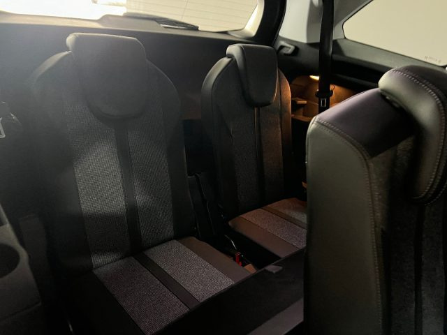 PEUGEOT 5008 usata, con Controllo trazione
