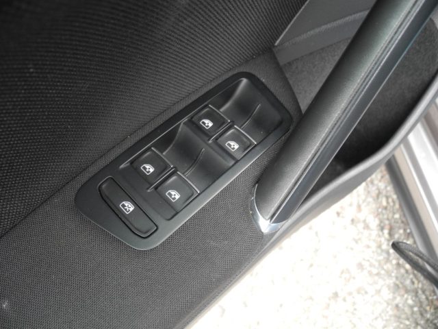 VOLKSWAGEN Golf GTD usata, con Divisori per bagagliaio