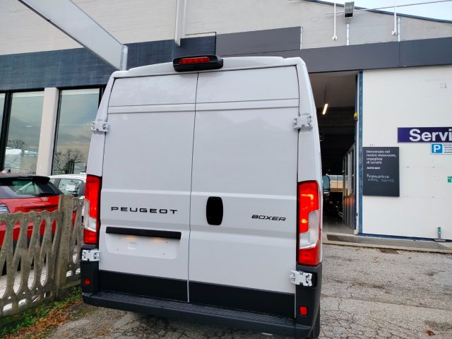 PEUGEOT Boxer usata, con Bluetooth