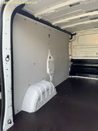 RENAULT Trafic usata, con Bracciolo