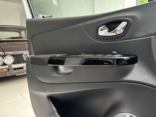 RENAULT Captur usata, con Touch screen