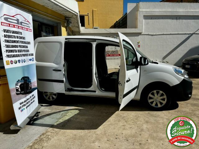 RENAULT Kangoo usata, con Autoradio