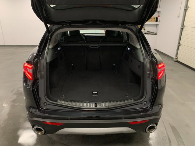 ALFA ROMEO Stelvio usata, con Vetri oscurati
