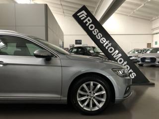 VOLKSWAGEN Passat Variant usata, con Fari LED