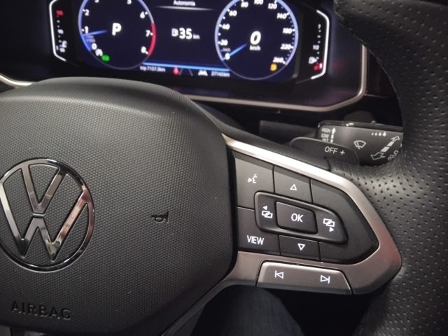 VOLKSWAGEN T-Roc usata, con Sensori di parcheggio posteriori