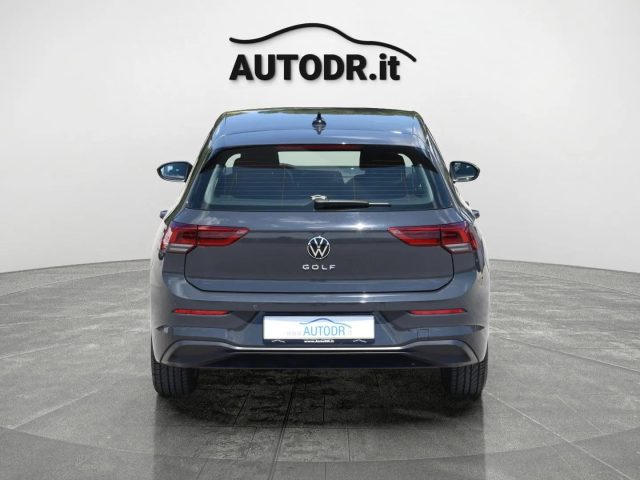 VOLKSWAGEN Golf usata, con USB