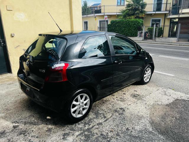 TOYOTA Yaris usata, con Autoradio