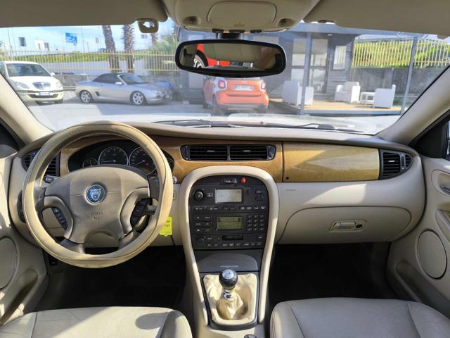 JAGUAR X-Type usata, con Controllo trazione