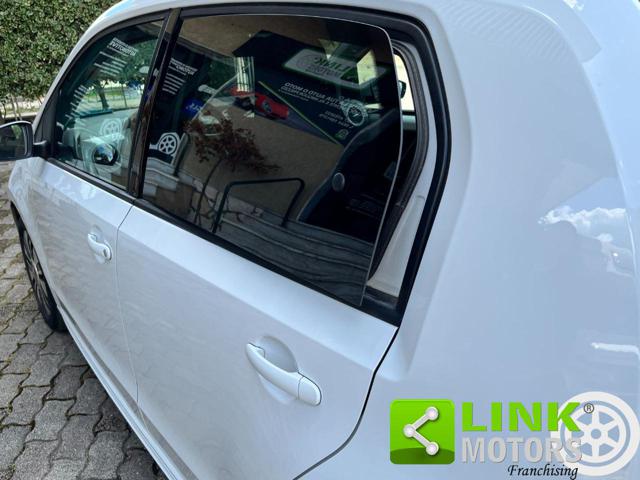 VOLKSWAGEN e-up! usata, con USB