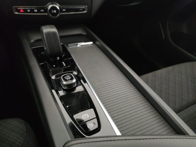 VOLVO XC60 usata, con Volante in pelle