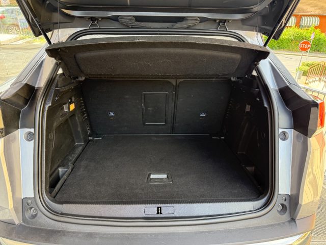 PEUGEOT 3008 usata, con Leve al volante