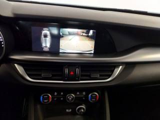 ALFA ROMEO Stelvio usata, con Controllo automatico clima