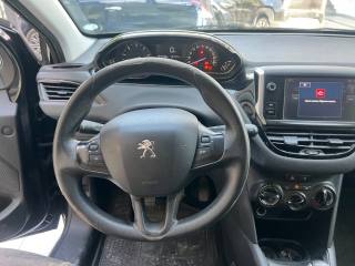 PEUGEOT 208 usata, con Sedile posteriore sdoppiato