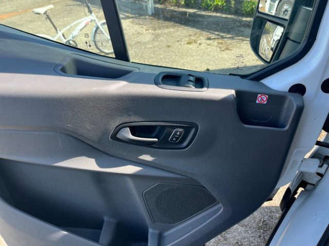 FORD Transit usata, con Autoradio digitale