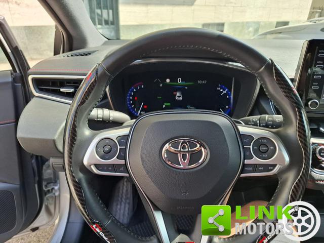 TOYOTA Corolla usata, con USB