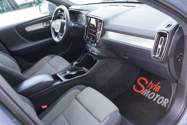 VOLVO XC40 usata, con Sistema di navigazione