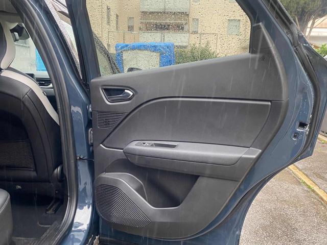 RENAULT Captur usata 17