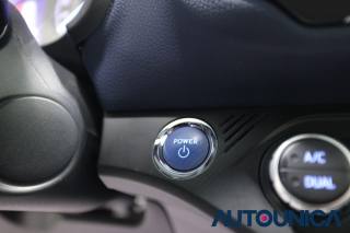 TOYOTA Yaris usata, con Hill holder