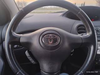 TOYOTA Yaris usata 26