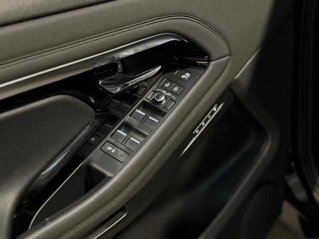 LAND ROVER Range Rover Evoque usata, con Sedile posteriore sdoppiato