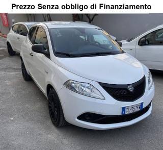 LANCIA Ypsilon 1.0 FireFly 5 porte S&S Hybrid Ecochic Silver