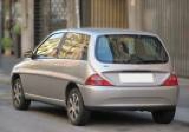 LANCIA Y usata, con Airbag