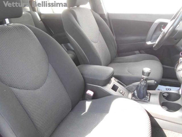 TOYOTA RAV 4 MY23 usata, con Airbag testa