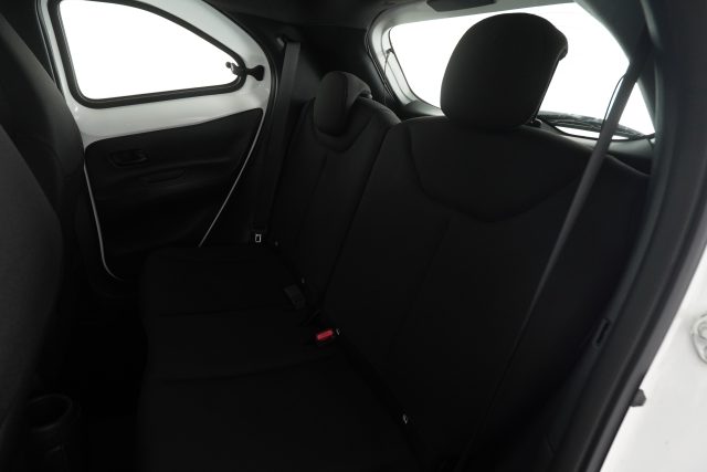 TOYOTA Aygo X usata 9