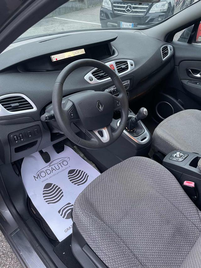 RENAULT Scenic usata, con Controllo automatico clima
