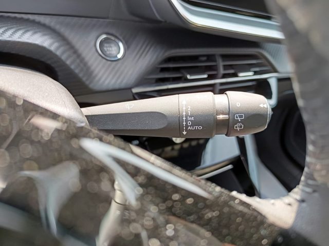 PEUGEOT 2008 usata, con Servosterzo