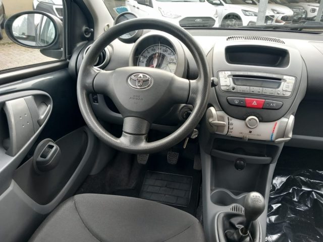 TOYOTA Aygo usata 21