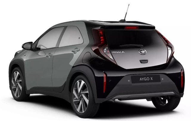 TOYOTA Aygo X usata, con Autoradio