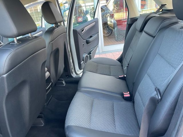 MERCEDES-BENZ B 200 usata, con Climatizzatore