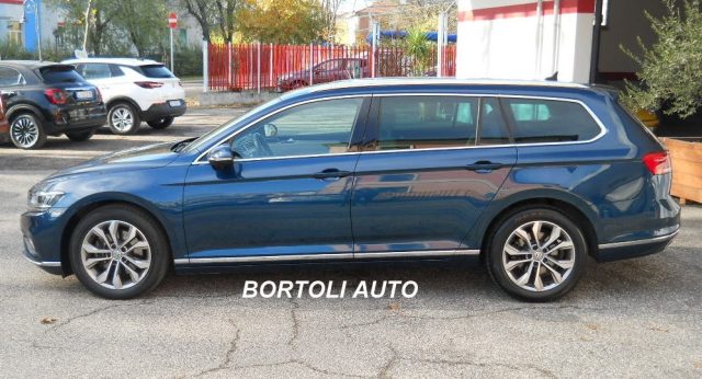 VOLKSWAGEN Passat Variant usata, con Airbag laterali