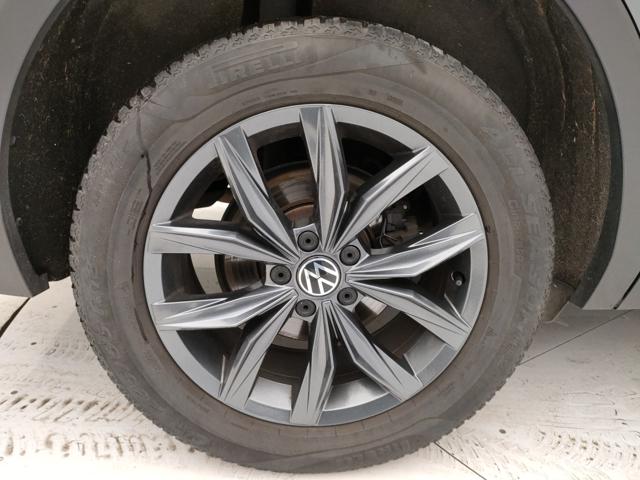 VOLKSWAGEN Tiguan Allspace usata, con Leve al volante