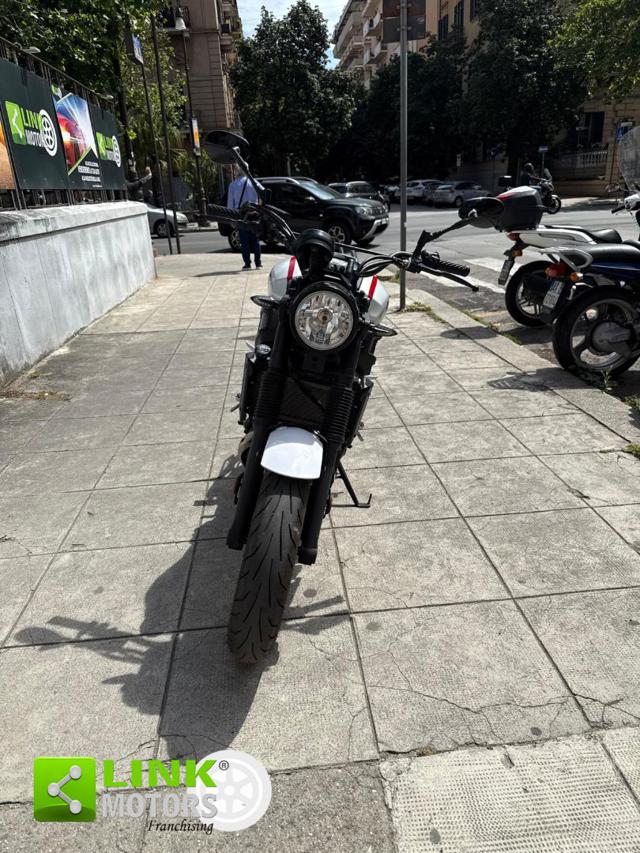 YAMAHA XSR 700 usata 1
