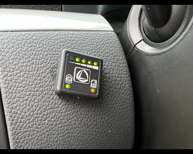 VOLKSWAGEN Jetta usata, con Bracciolo