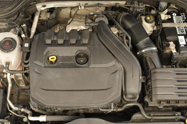 VOLKSWAGEN Golf usata, con Freno di stazionamento elettrico